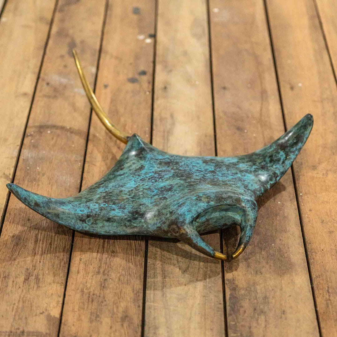 Manta Ray - XXL | Aged Brass