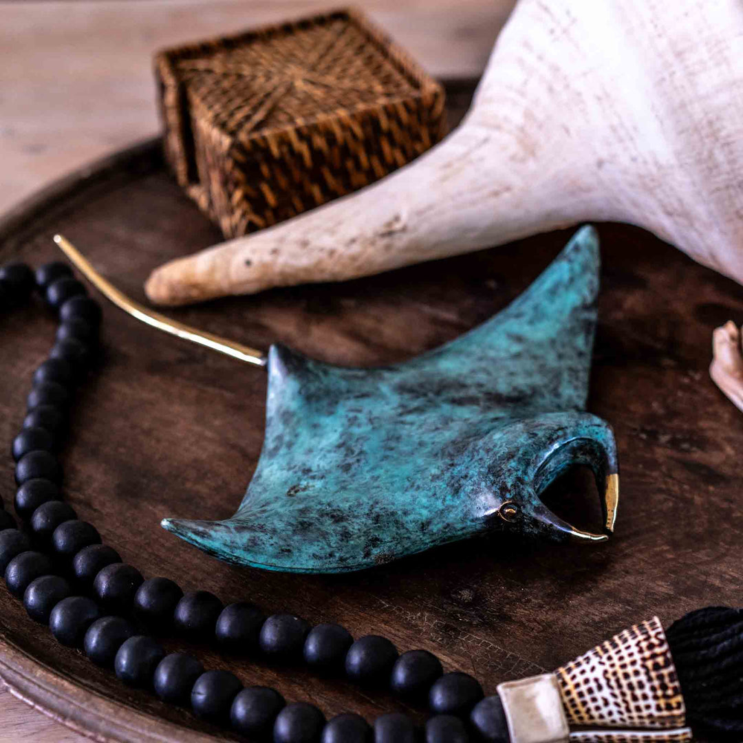XXL Manta Ray | Aged Brass